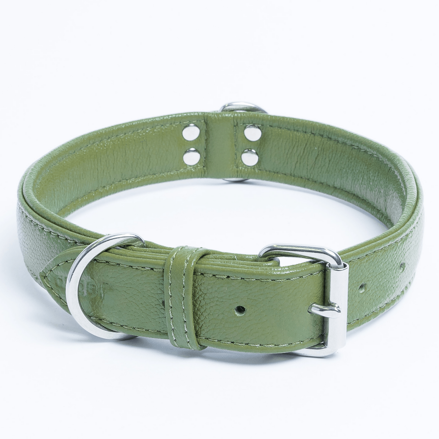 Alpine Dog Collar: A Touch of Luxury and Versatility