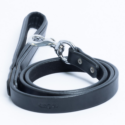 Dallas Dog Leash: Crafted from Premium Argentinean Leather