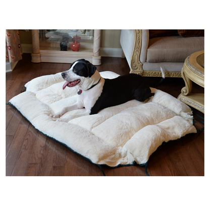 Cama y tapete extra grande para mascotas Armarkat en verde y marfil - Modelo D04HML/MB-X