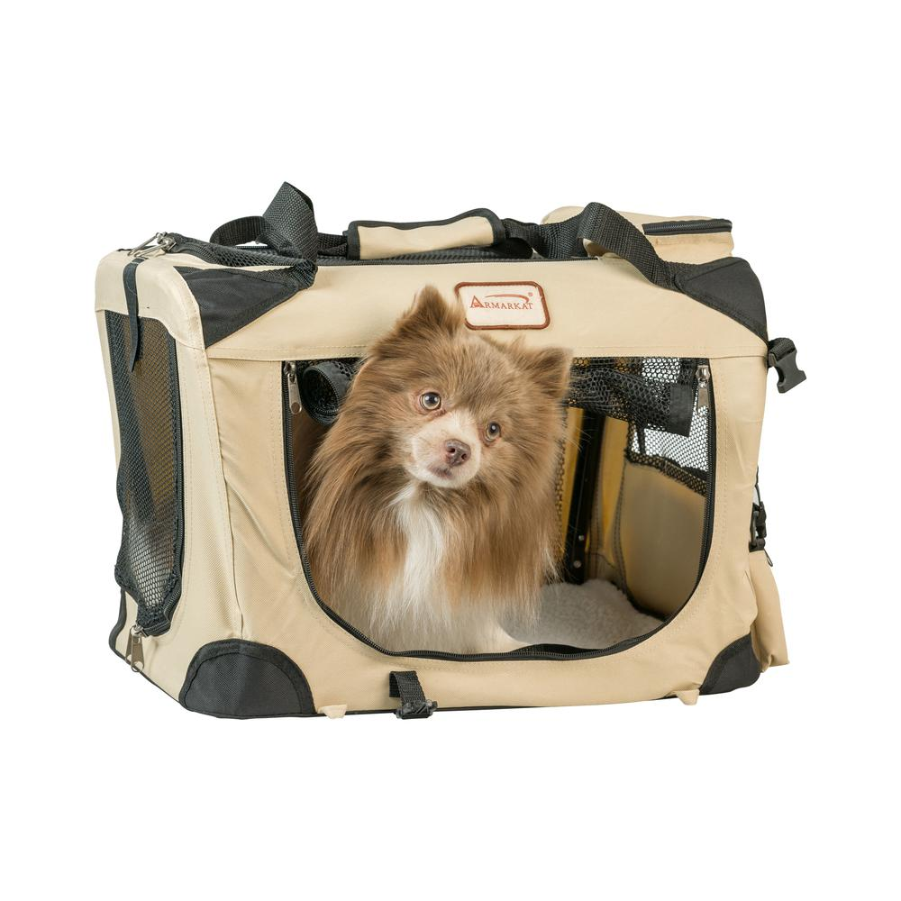 Transportín para mascotas Armarkat en color beige, modelo PC201B, con múltiples bolsillos