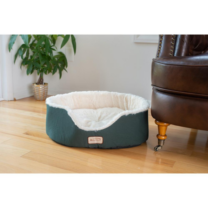 Cama para mascotas Armarkat Laurel Verde y Marfil - Modelo C04HML/MB