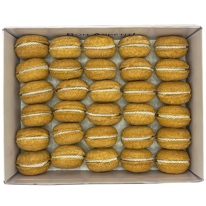 Bonne et Filou 40 Count Dog Macaron Treats Gift Box