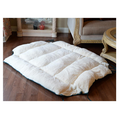 Cama y tapete extra grande para mascotas Armarkat en verde y marfil - Modelo D04HML/MB-X